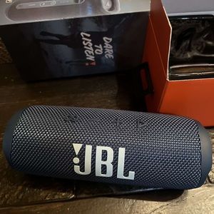 *Best Offer* JBL FLIP 6 - Black - with Instructions manual and charging cord